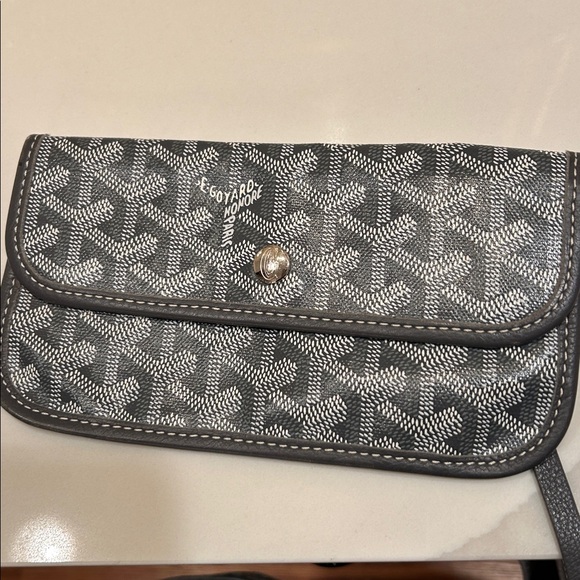 Goyard St. Louis GM - Picture 9 of 10